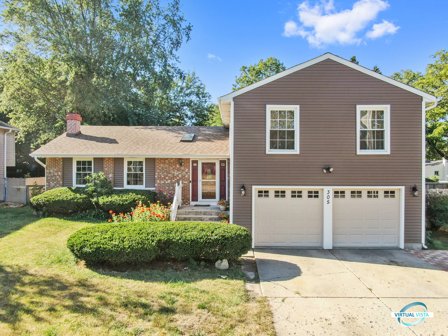 305 Geneva Road Glen Ellyn, IL 60137 - Photo 1 of 28