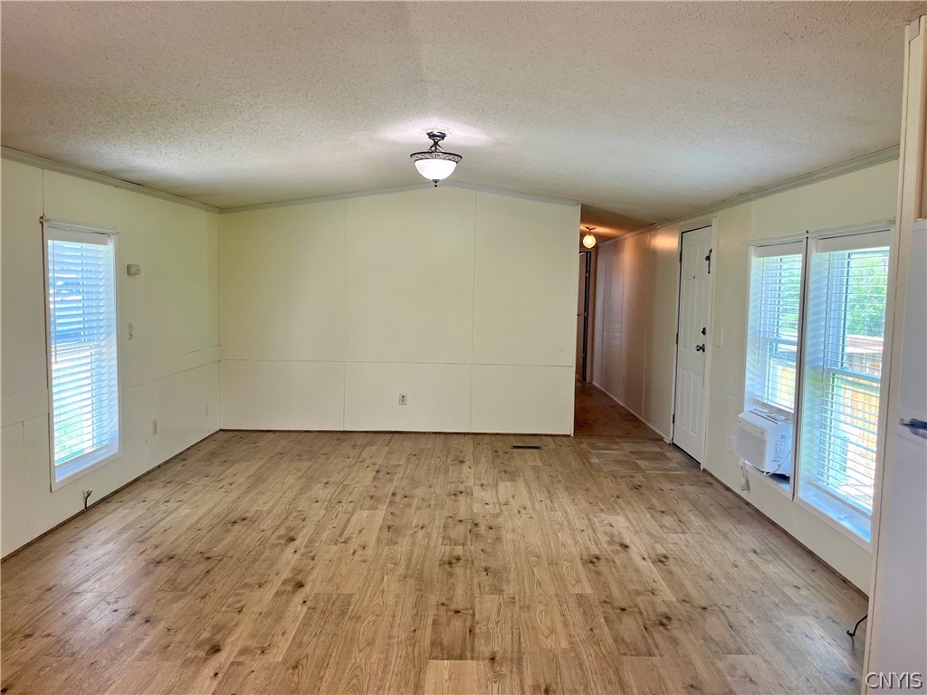 47 Miner Road Scriba, NY 13126 - Photo 12 of 23 Living room