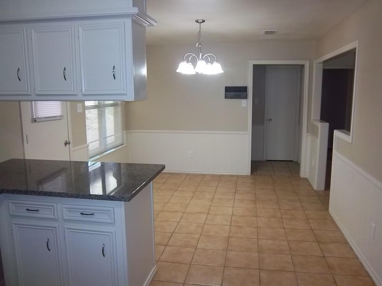 4819 73rd Street Lubbock, TX 79424 - Photo 5 of 24 Photo 5
