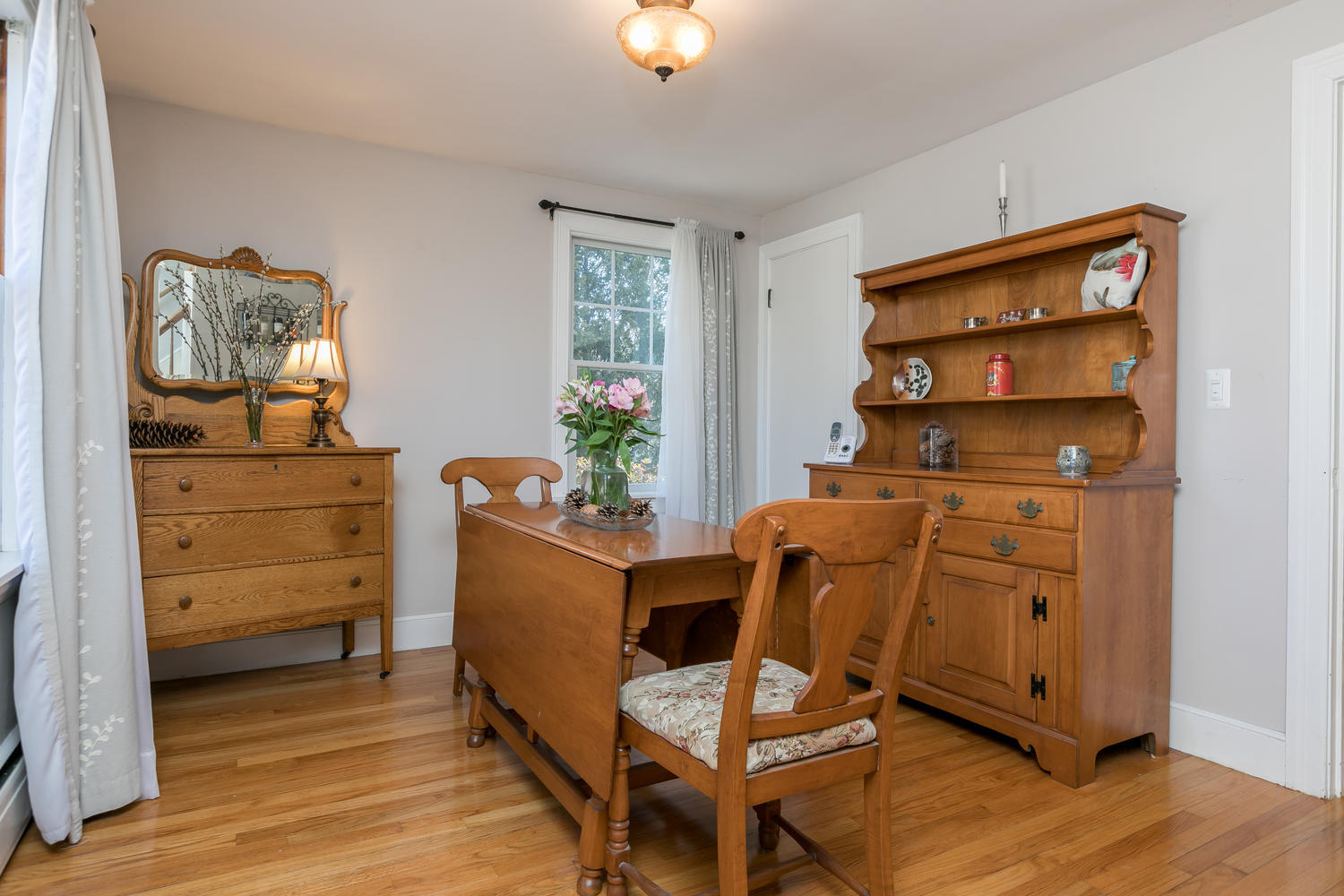 8 Nelsen Road Scarborough, ME 04074 - Photo 16 of 33 Dining Room
