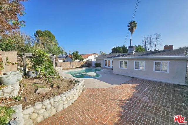 a view of a pathway of a building