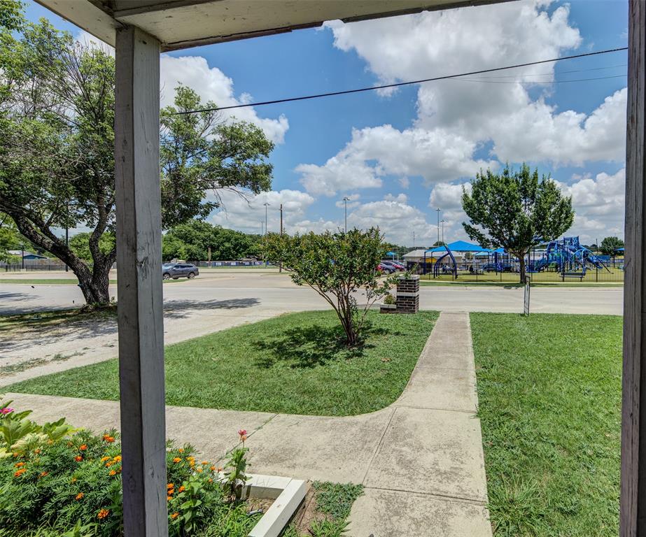 307 North Miller Street Decatur, TX 76234 - Photo 8 of 24