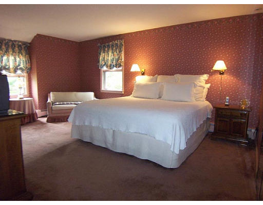 107 Green Hill Road Longmeadow, MA 01106 - Photo 24 of 30 Gallery Image 24