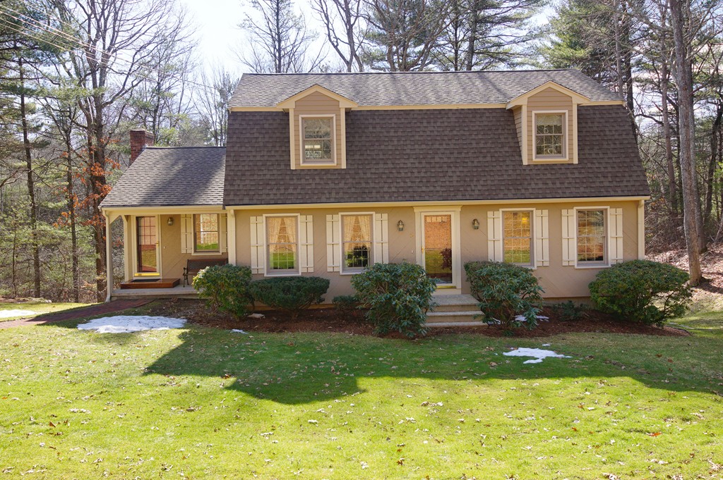 11 Longmeadow Road Norfolk, MA 02056 - Photo 1 of 24 Gallery Image 1