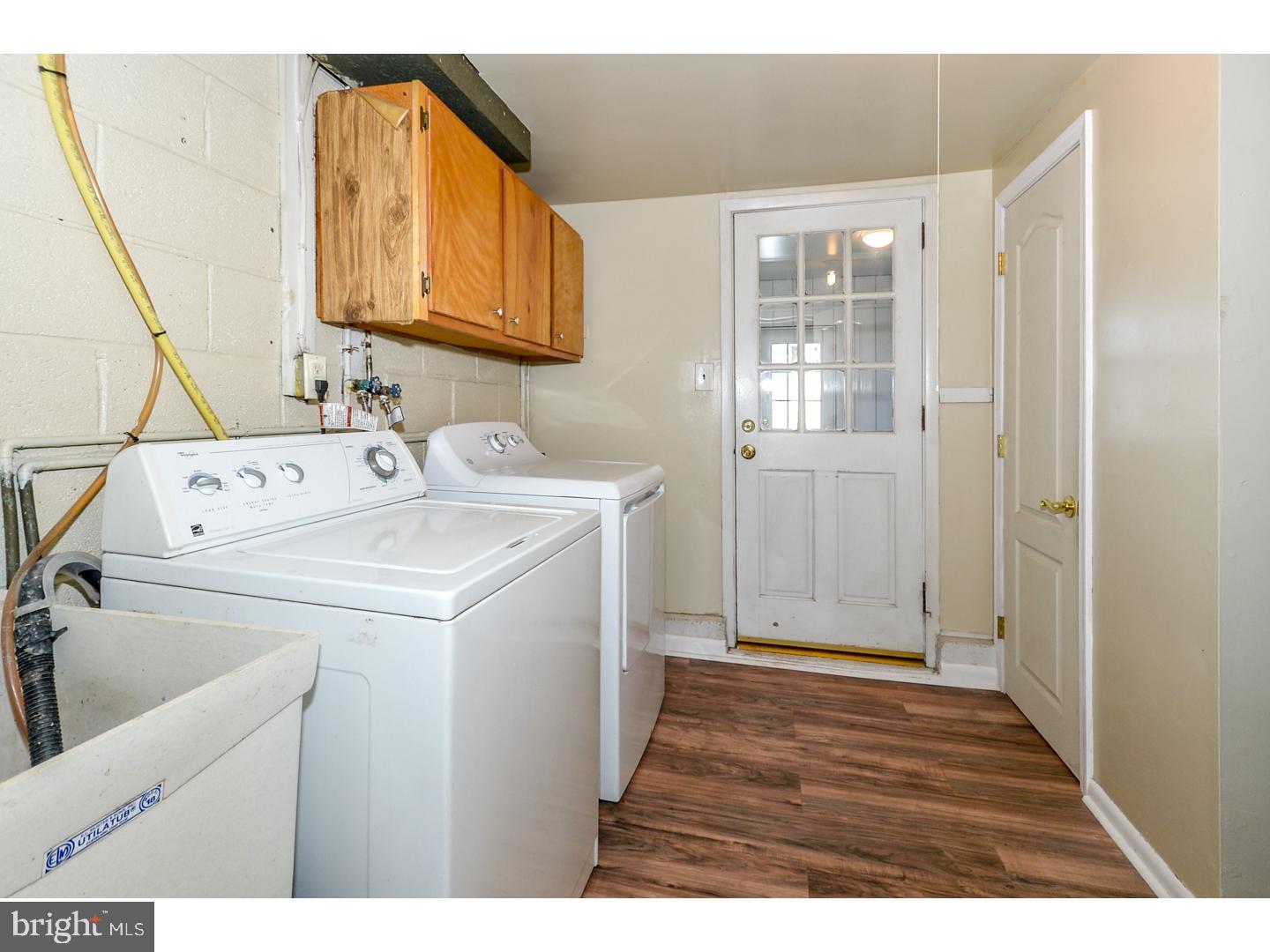919 Hilltop Road Warminster, PA 18974 - Photo 17 of 25 Laundry Room
