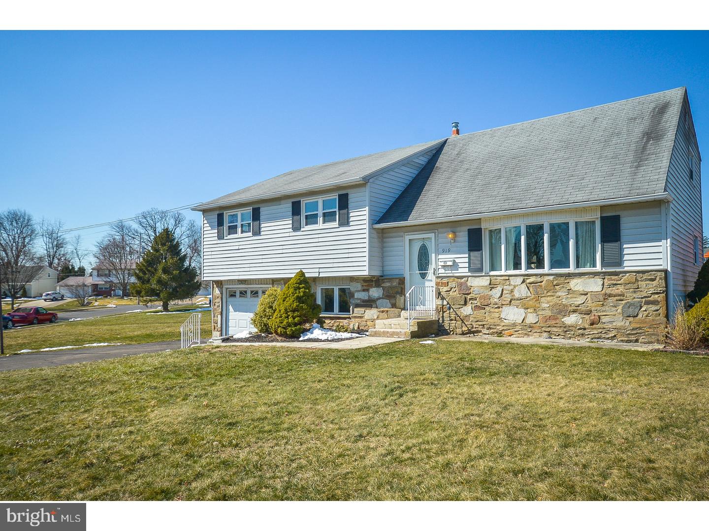 919 Hilltop Road Warminster, PA 18974 - Photo 20 of 25 Exterior Front