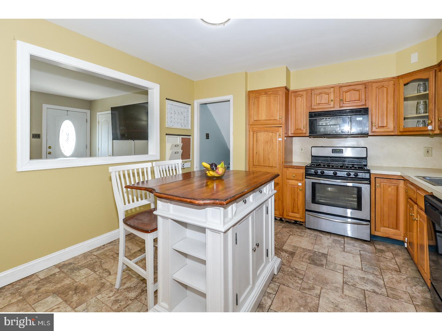 919 Hilltop Road Warminster, PA 18974 - Photo 7 of 25 Kitchen