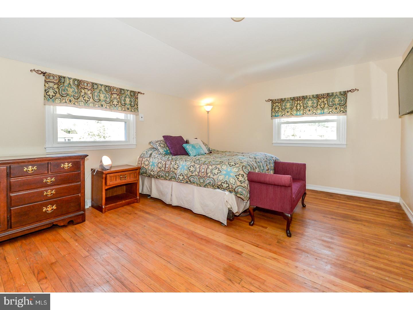 919 Hilltop Road Warminster, PA 18974 - Photo 9 of 25 Bedroom - Main