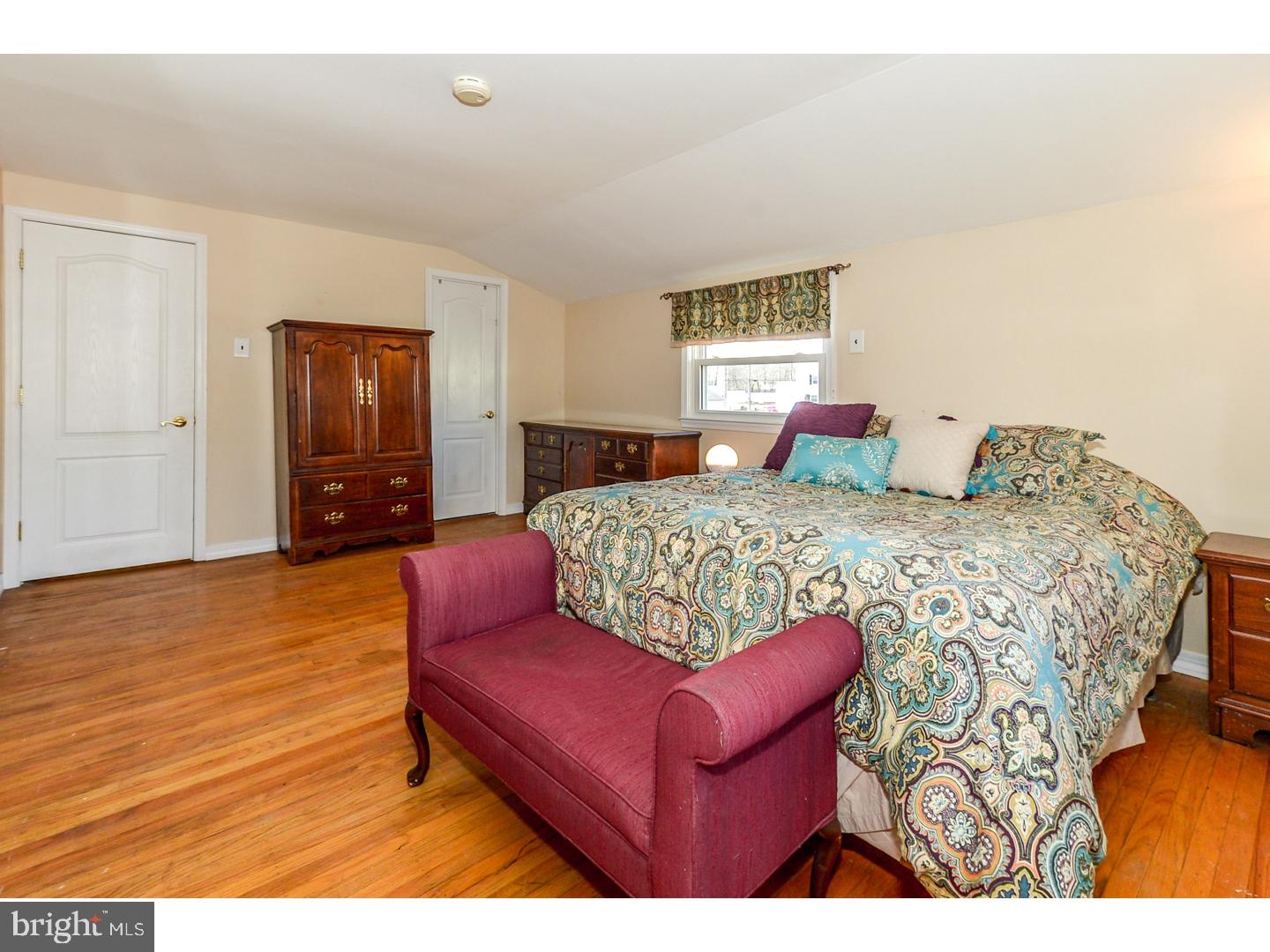 919 Hilltop Road Warminster, PA 18974 - Photo 10 of 25 Bedroom - Main