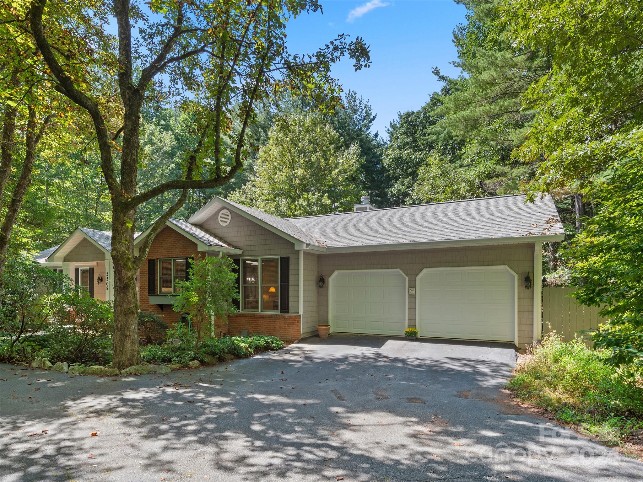 2509 Little River Road Hendersonville, NC 28739 - Photo 3 of 37