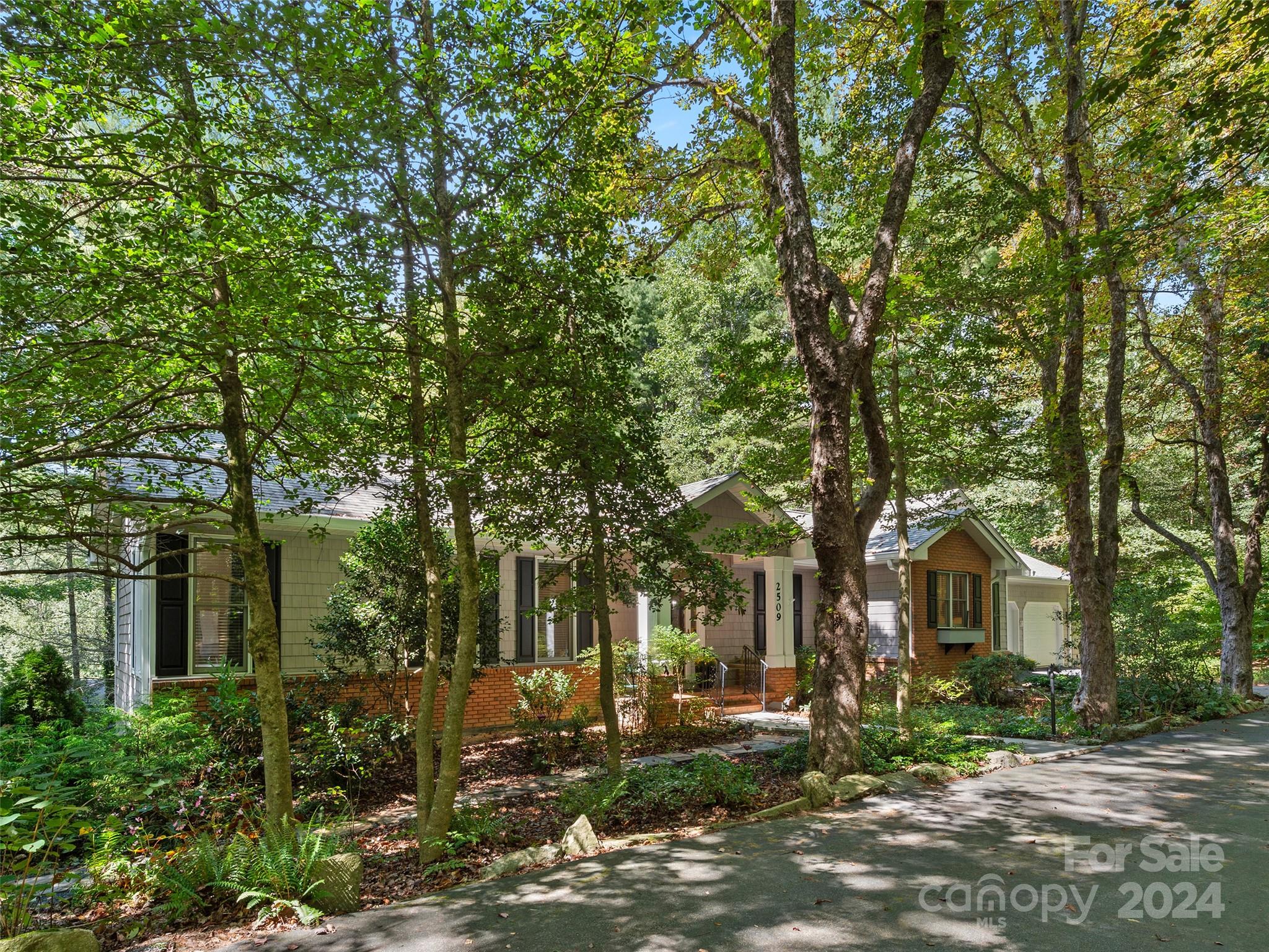 2509 Little River Road Hendersonville, NC 28739 - Photo 4 of 37