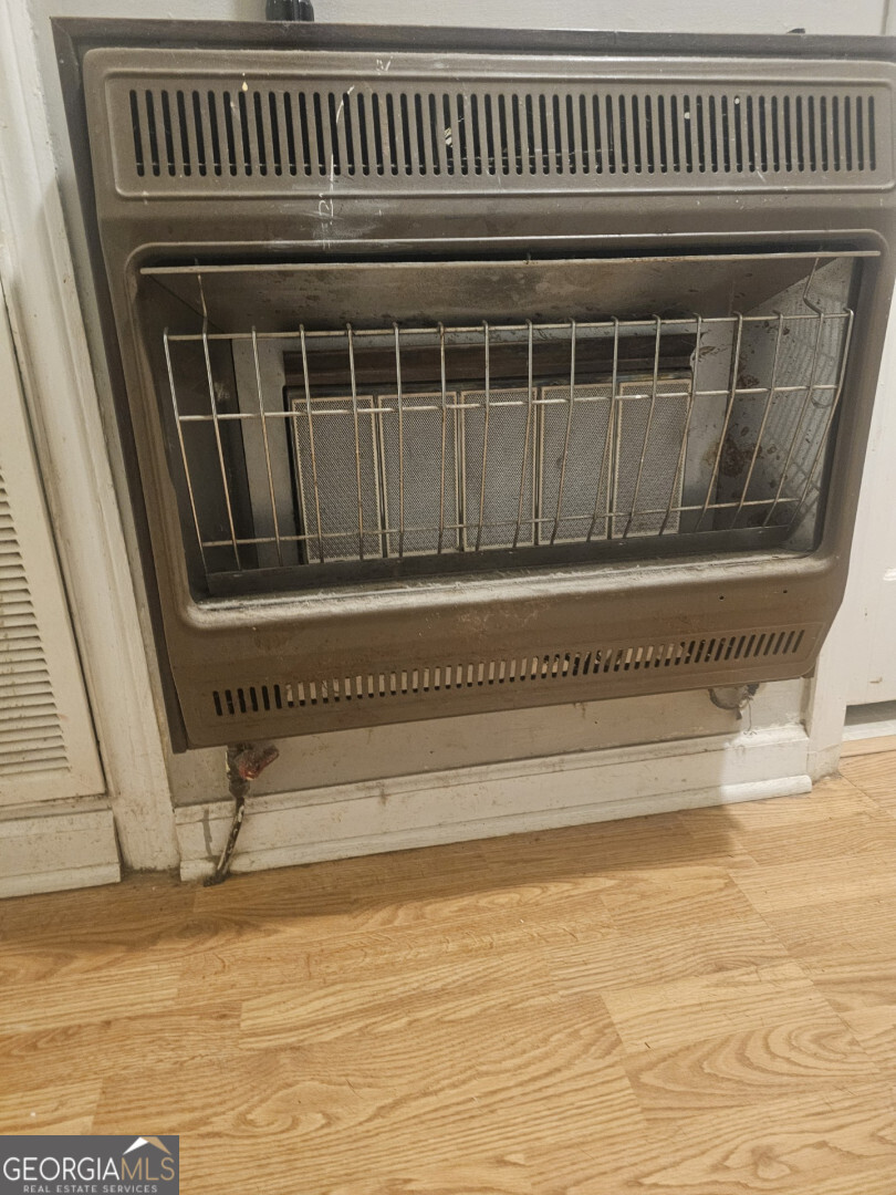 7131 Highway 27 Hamilton, GA 31811 - Photo 12 of 16 a view of a hardwood & staircase