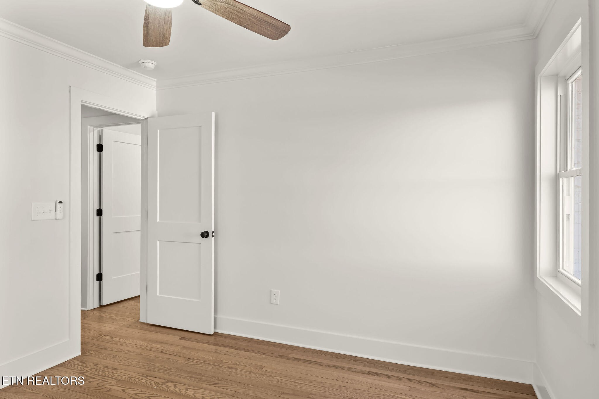 221 Medford Road Knoxville, TN 37922 - Photo 23 of 35 wooden floor in an empty room