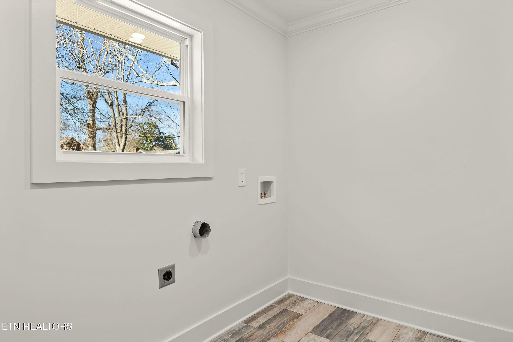 221 Medford Road Knoxville, TN 37922 - Photo 27 of 35 a view of a small space with a window
