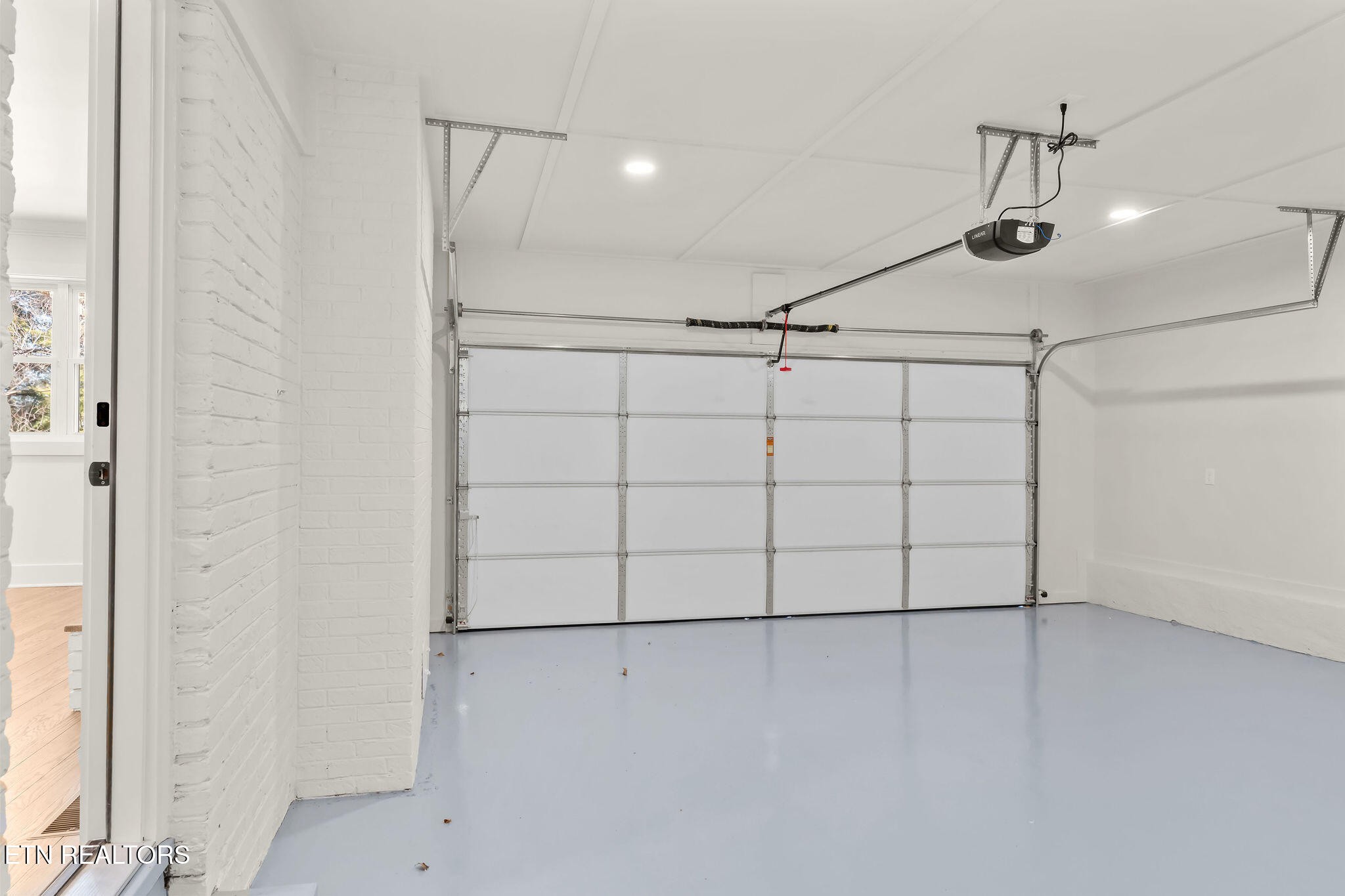 221 Medford Road Knoxville, TN 37922 - Photo 29 of 35 a view of a garage