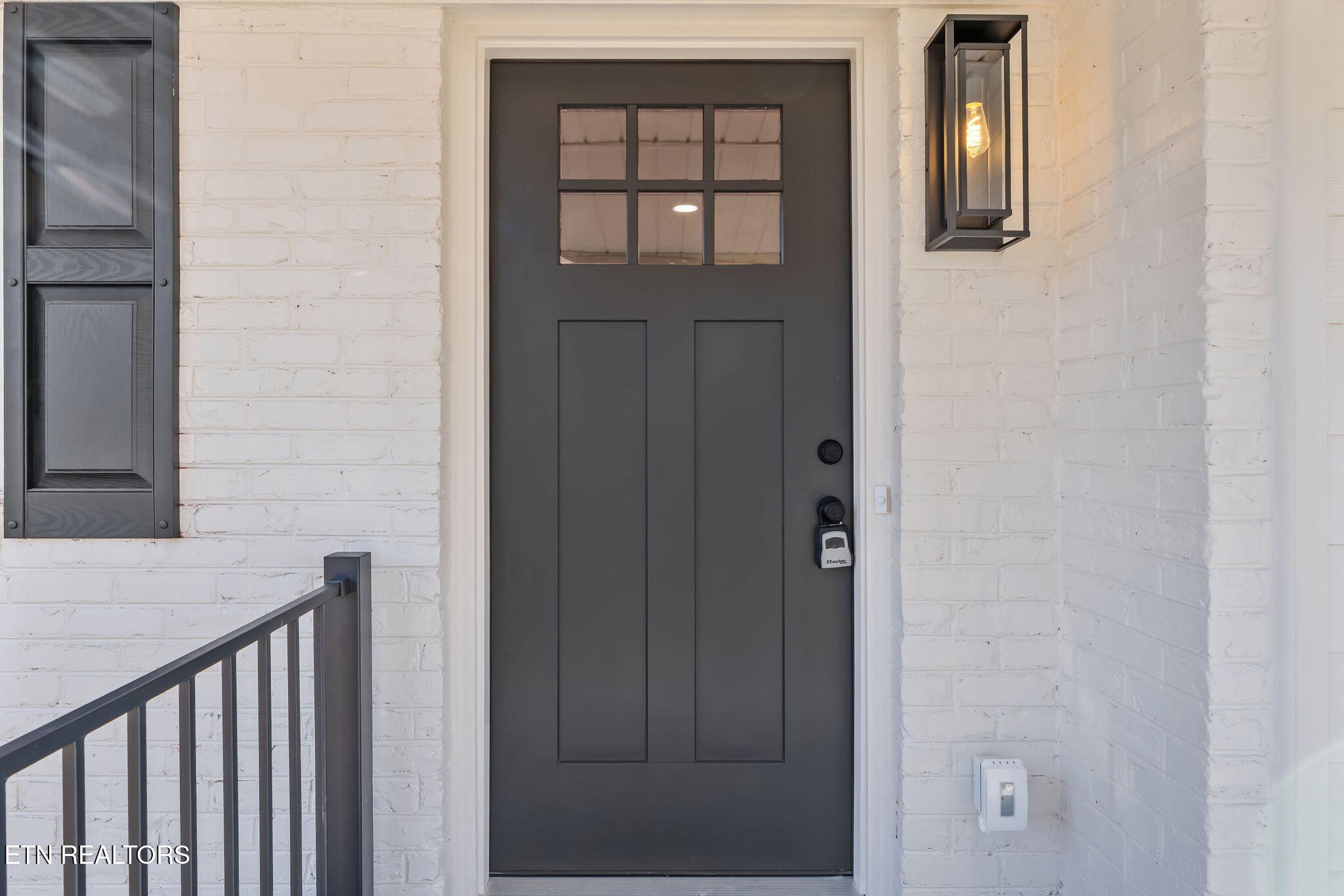 221 Medford Road Knoxville, TN 37922 - Photo 5 of 35 a view of front door