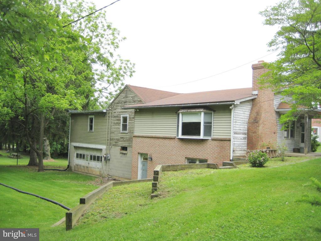 558 Kinderhook Road Columbia, PA 17512 - Photo 1 of 16 Gallery Image 1