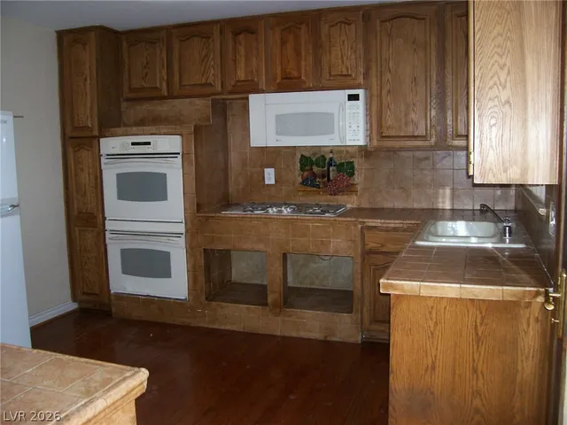 $1,600 | 6649 Fredonia Drive, Las Vegas, NV 89108