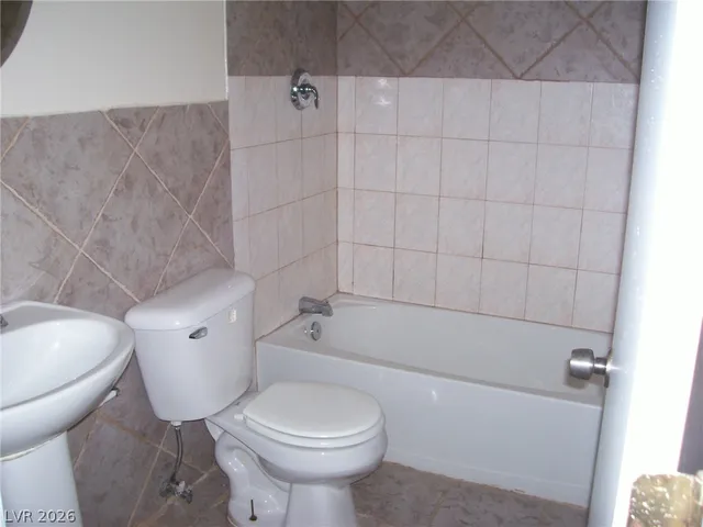 $1,600 | 6649 Fredonia Drive, Las Vegas, NV 89108