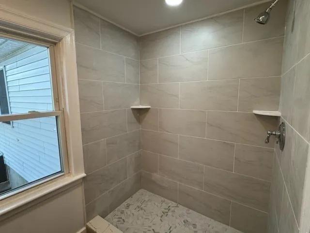 $3,300 | 208 Green Street, Unit 1, Weymouth, MA 02191