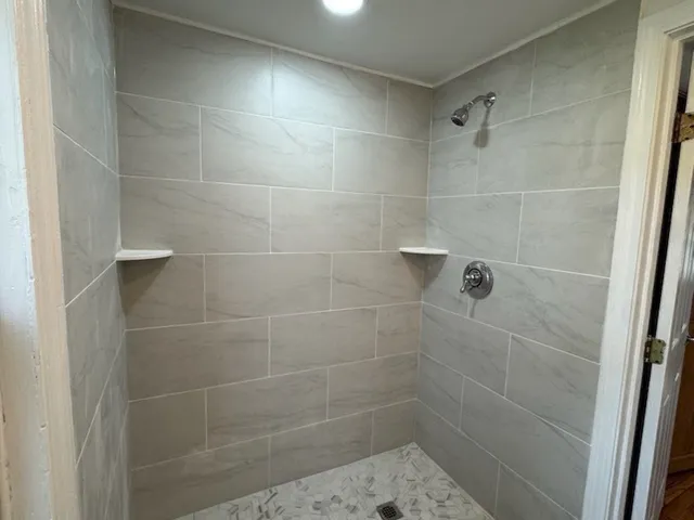 $3,300 | 208 Green Street, Unit 1, Weymouth, MA 02191