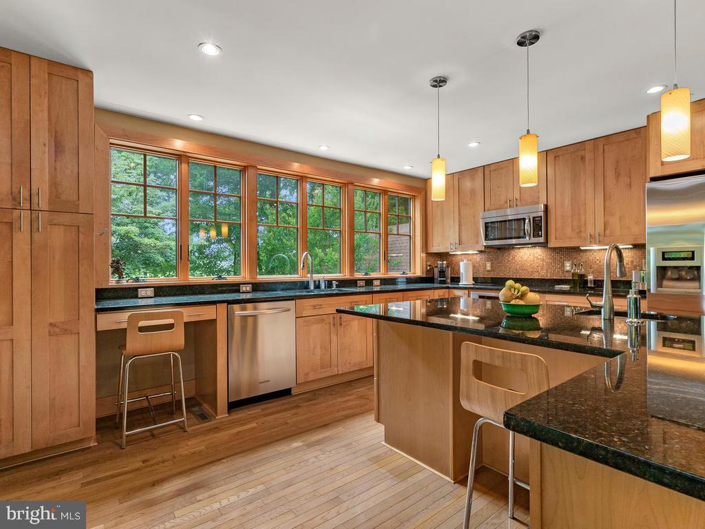 22919 Wildcat Road Gaithersburg, MD 20882 - Photo 4 of 35 Gallery Image 4