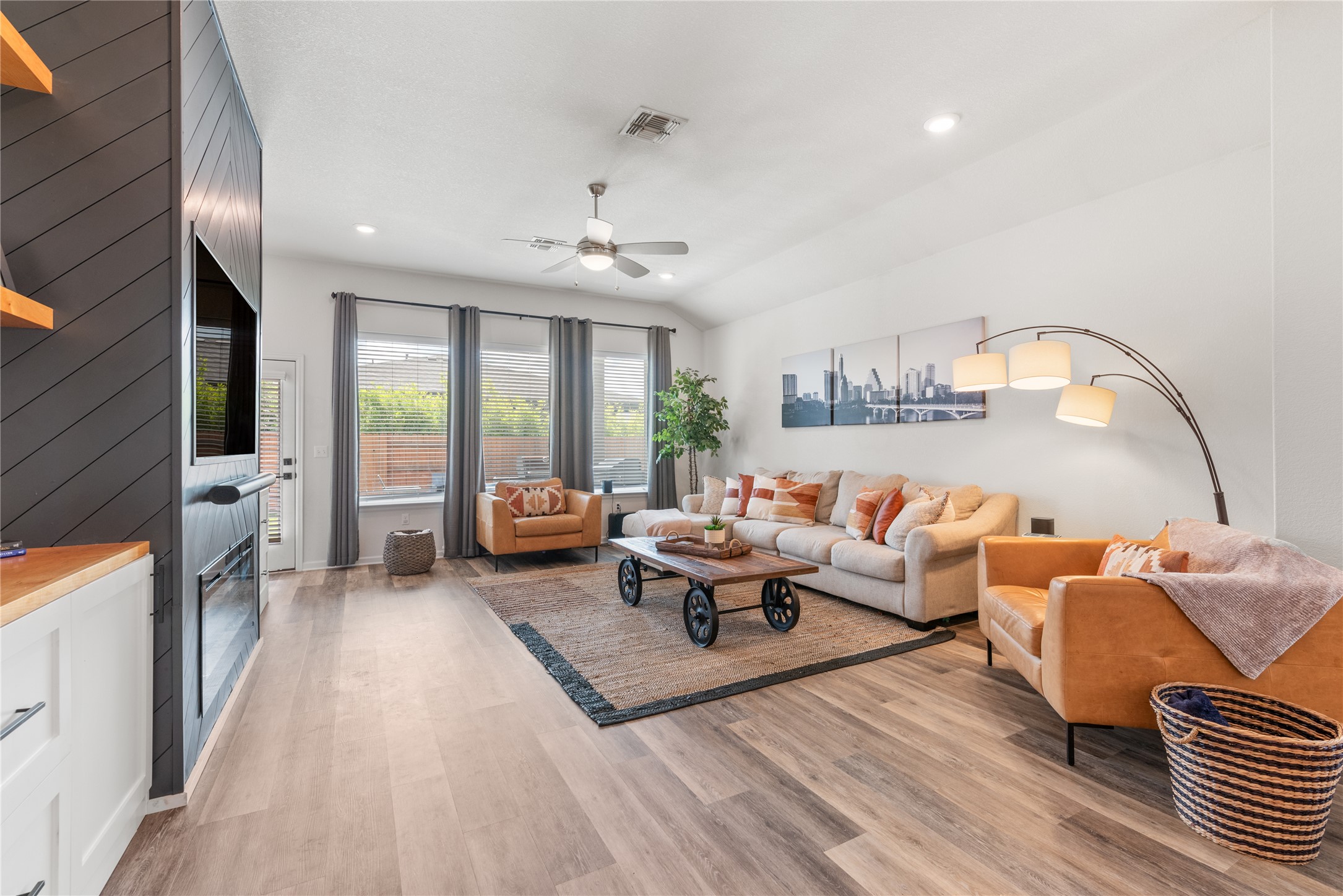 8317 Bestride Bend Austin, TX 78744 - Photo 4 of 37