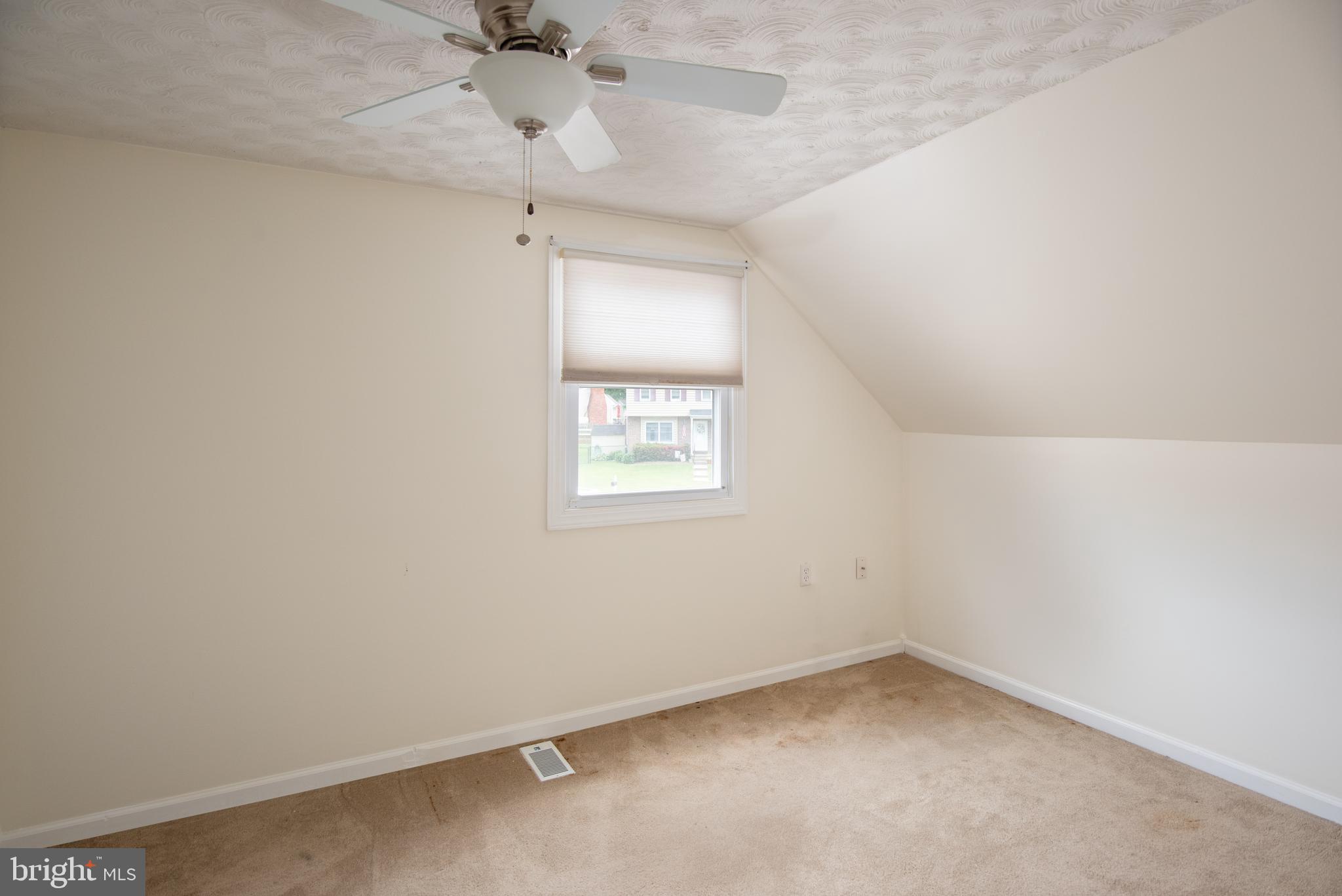 9201 Perglen Road Nottingham, MD 21236 - Photo 29 of 35