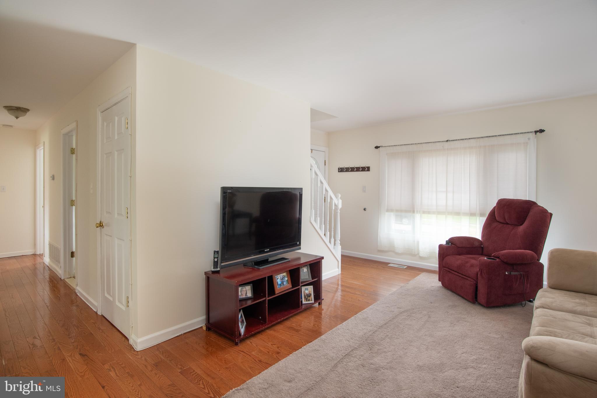 9201 Perglen Road Nottingham, MD 21236 - Photo 10 of 35
