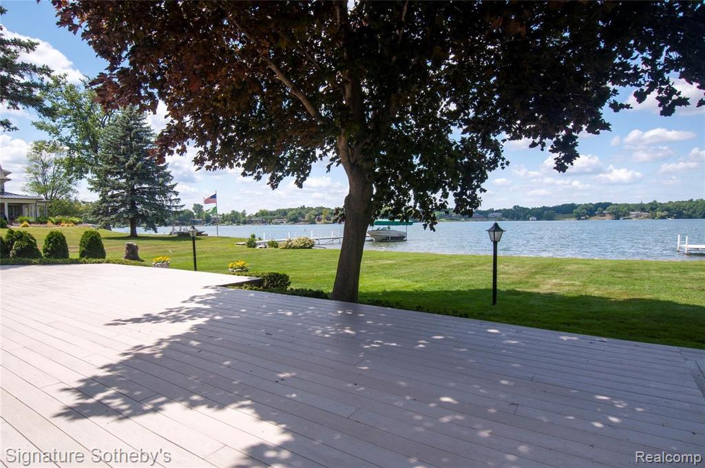 2020 Lake Angelus Road Lake Angelus, MI 48326 - Photo 42 of 52