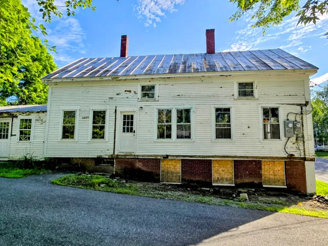 $164,000 | 12 Depot Street, Kingfield, ME 04947