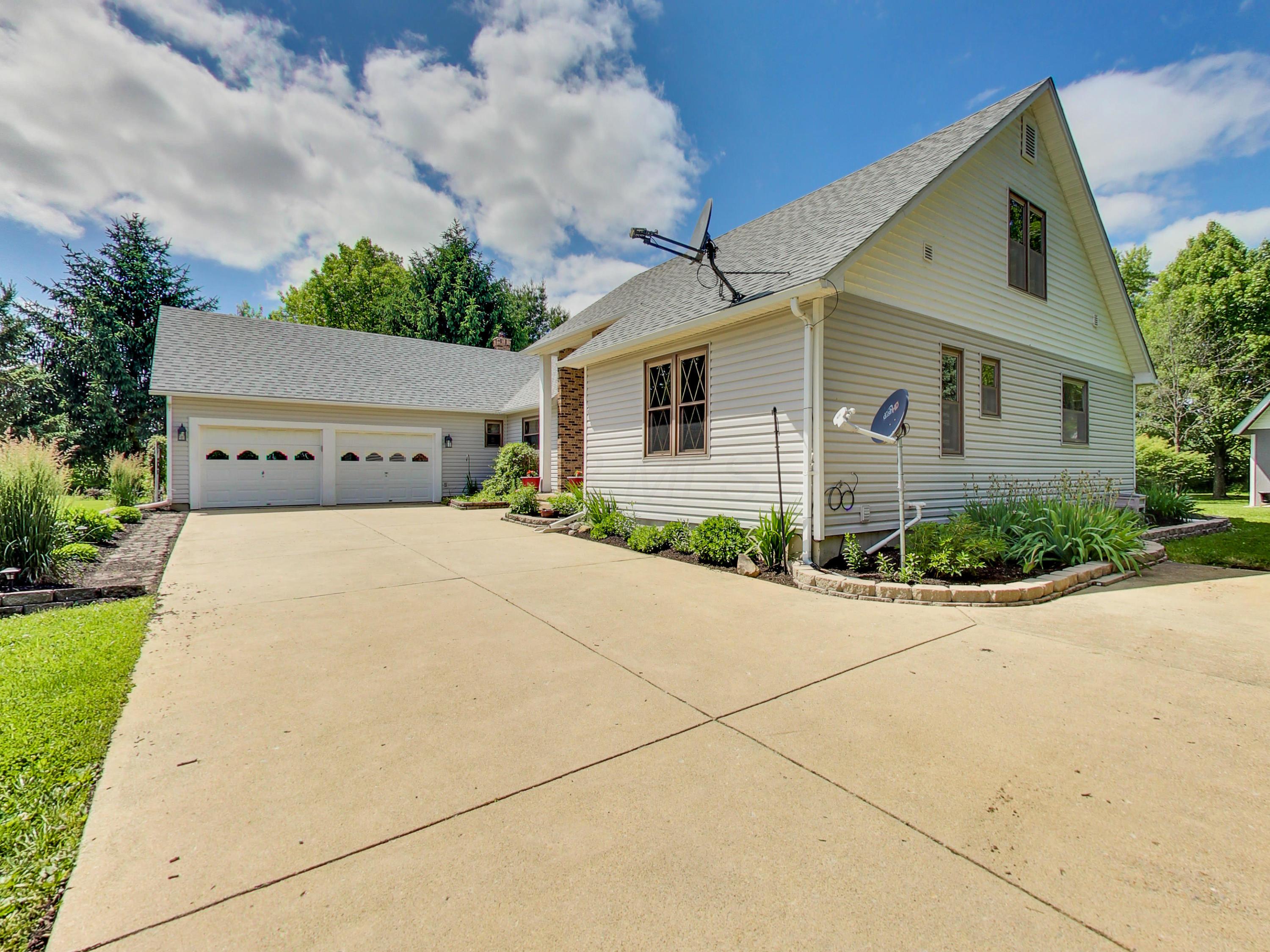 9030 Lithopolis Road Northwest Canal Winchester, OH 43110 - Photo 1 of 47