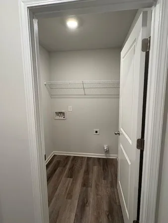 a view of utility room