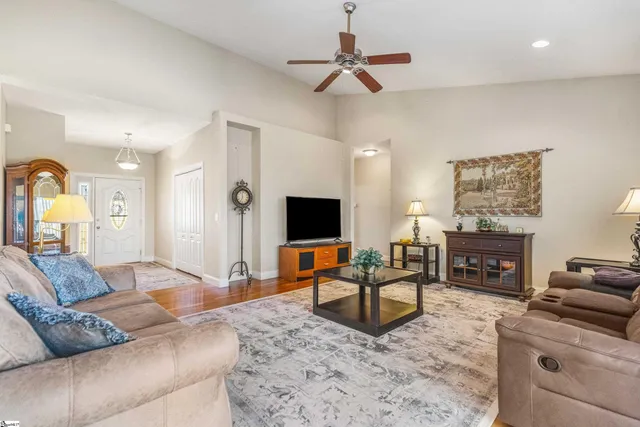 $395,400 | 387 Bright Farm Road, Duncan, SC 29334