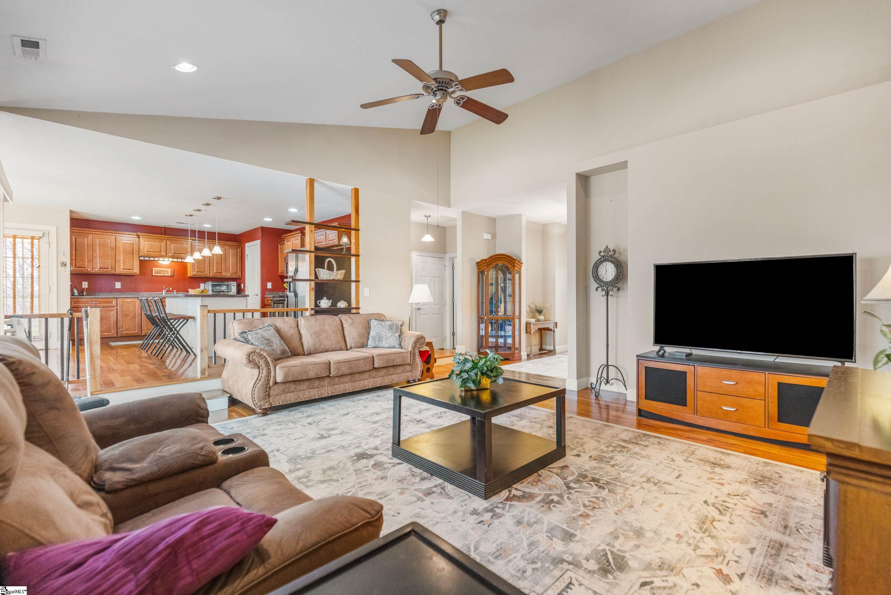 387 Bright Farm Road Duncan, SC 29334 - Photo 10 of 49