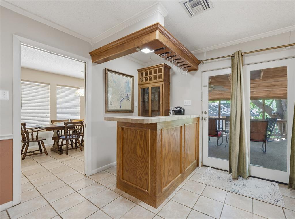 8240 Forest Ridge Drive Woodway, TX 76712 - Photo 5 of 17