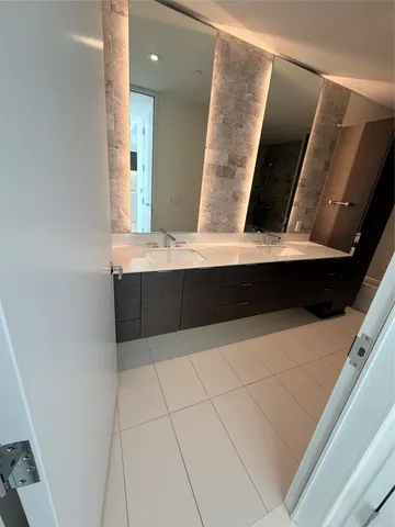 $4,500 | 301 West Avenue, Unit 5006, Austin, TX 78701