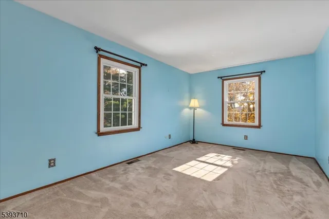 a view of empty room with window