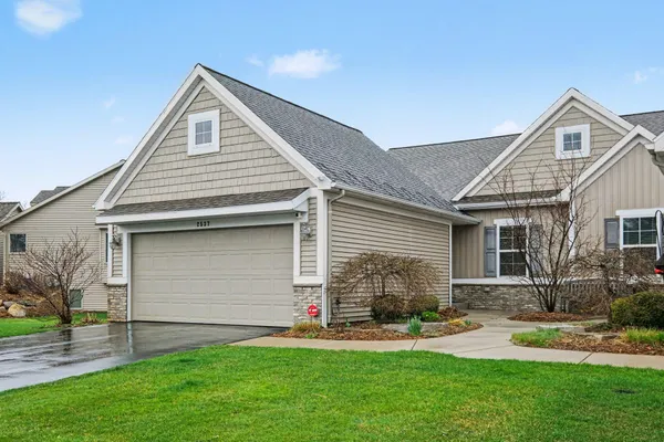 $499,900 | 2537 Highridge Lane Southeast, Grand Rapids, MI 49546