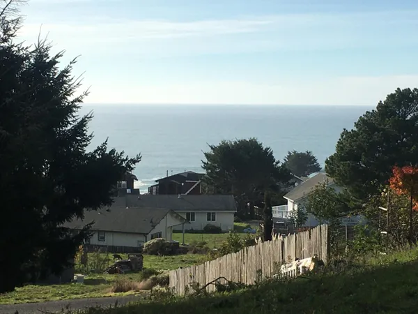 $65,000 | 190 Shaker Road, Shelter Cove, CA 95589