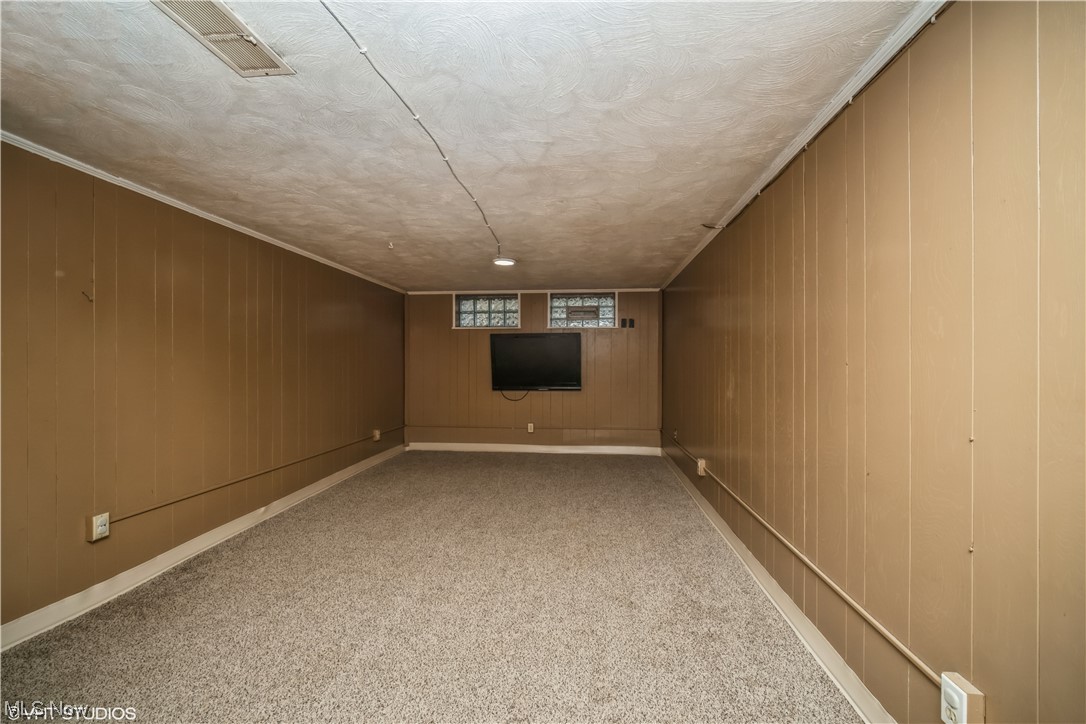 6111 Snow Road Parma, OH 44129 - Photo 19 of 30