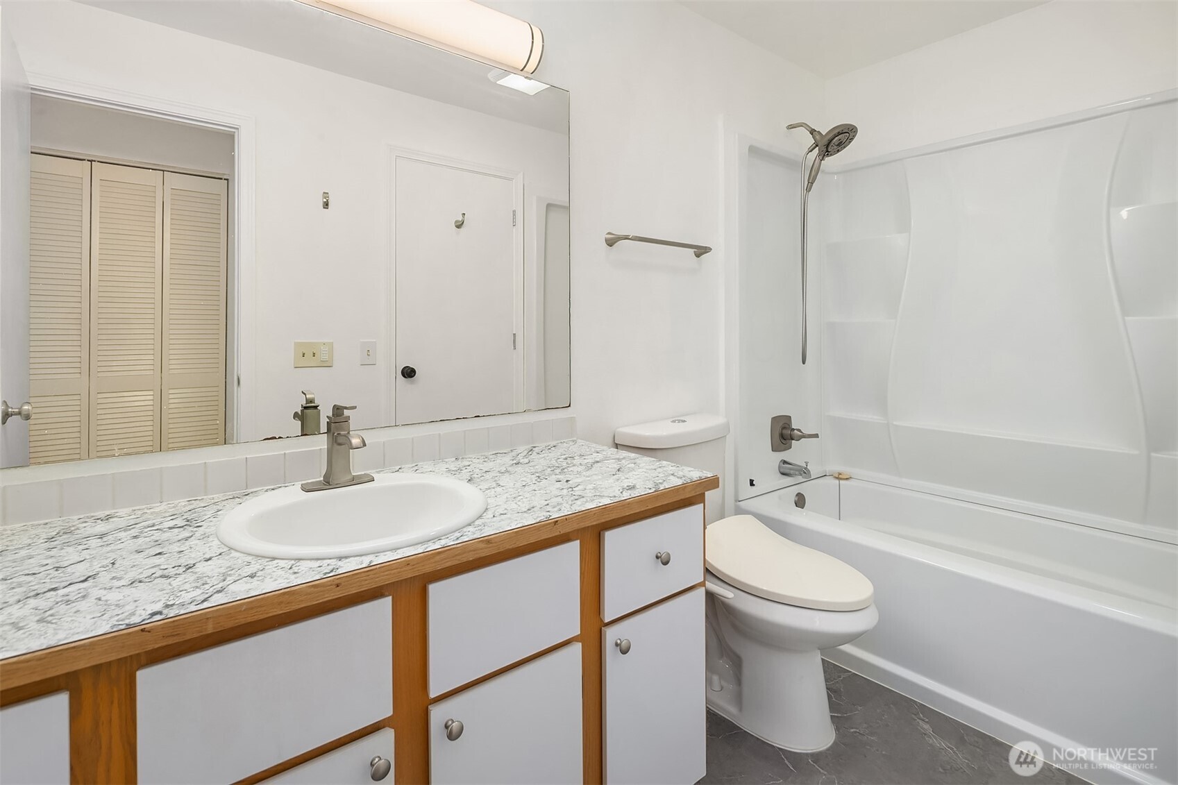 1410 West Casino Road, Unit A5 Everett, WA 98204 - Photo 13 of 18