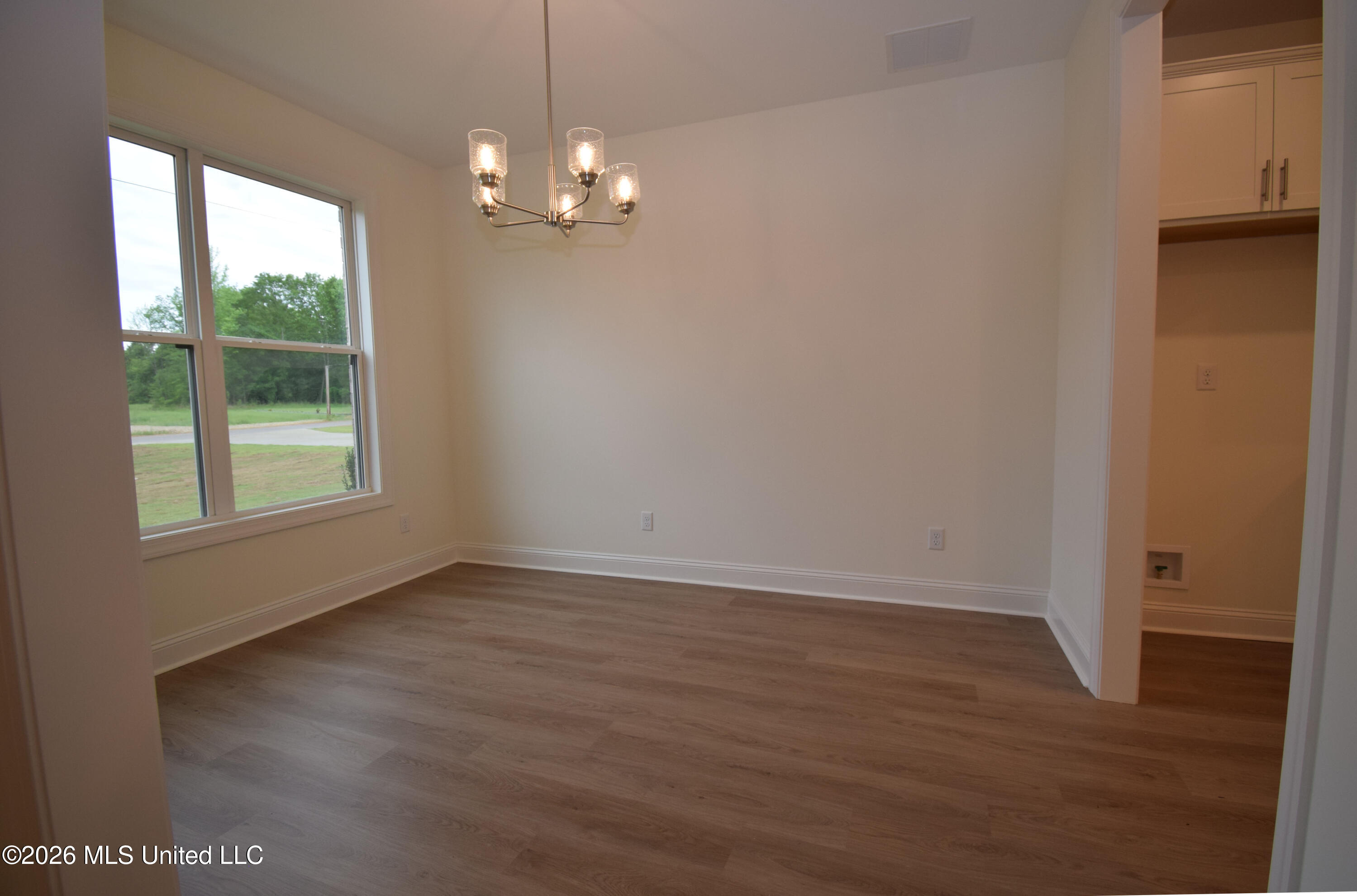 269 Centerline Roper Loop Byhalia, MS 38611 - Photo 3 of 29 Centerline Roper Loop 269 - dining 1