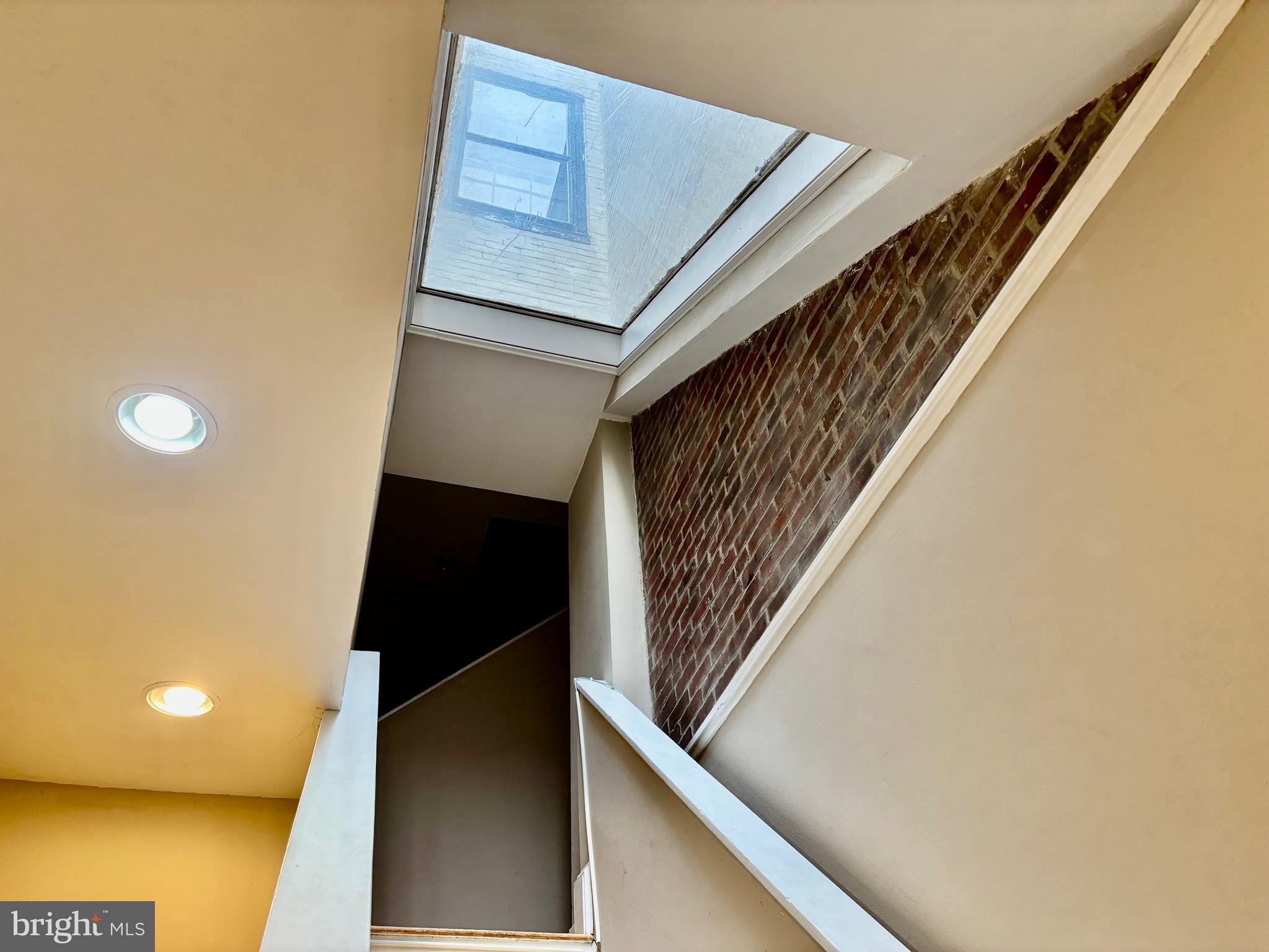 300 Lombard Street Philadelphia, PA 19147 - Photo 10 of 14 a view of entryway