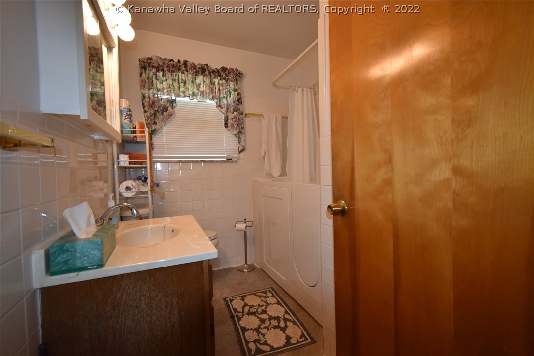 2583 Dry Ridge Road St. Albans, WV 25177 - Photo 15 of 28 Gallery Image 15