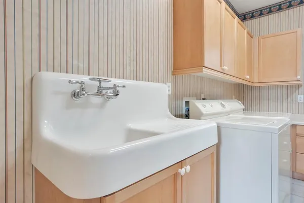 $2,095,000 | 2820 Bear Island Pointe, Winter Park, FL 32792