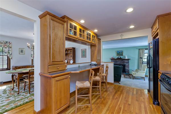 36 Priscilla Road Hopkinton, MA 01748 - Photo 4 of 29 Gallery Image 4