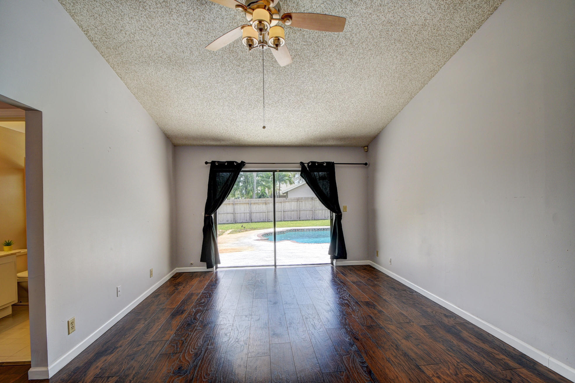 9783 Richmond Circle Boca Raton, FL 33434 - Photo 21 of 30 master bedroom