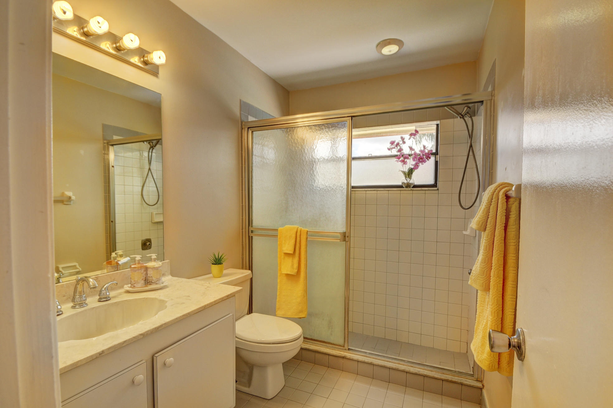 9783 Richmond Circle Boca Raton, FL 33434 - Photo 23 of 30 master bath