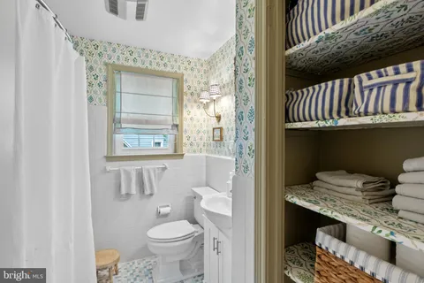 $825,000 | 4301 Agnew Avenue, Alexandria, VA 22309